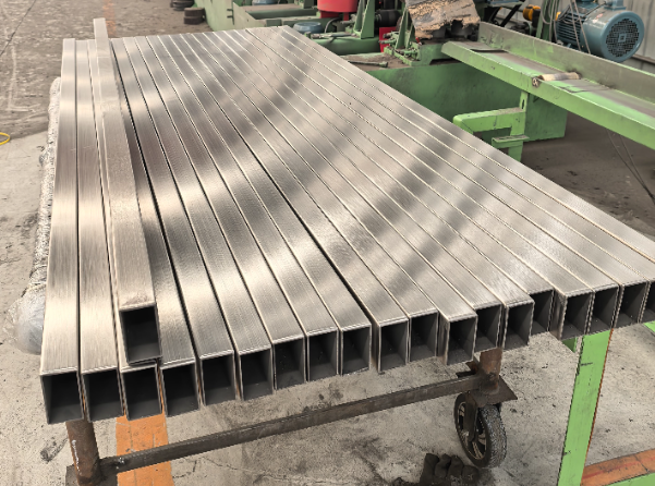 阿拉尔建筑工程行业用不锈钢无缝钢管